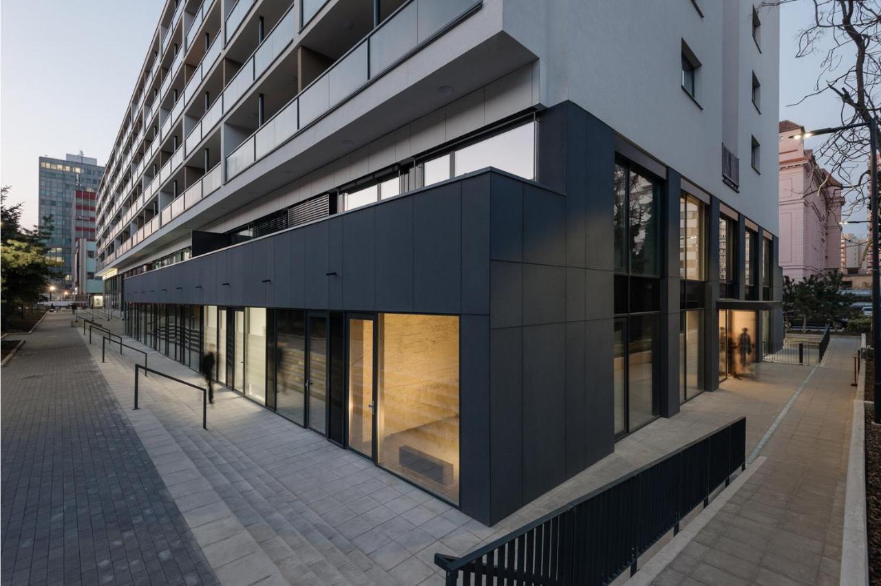 Central Point By Zoom Apartments บราติสลาวา ภายนอก รูปภาพ