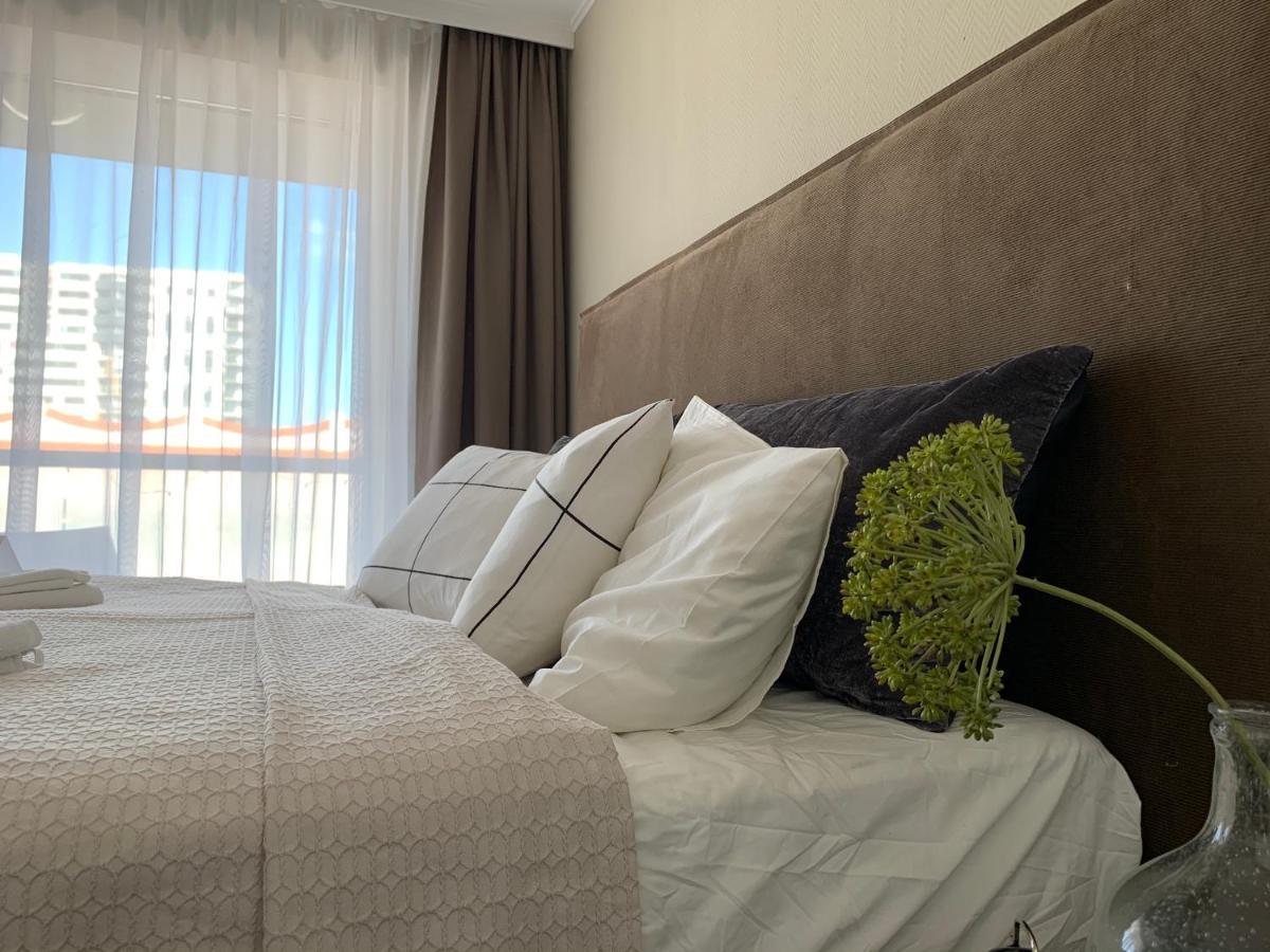 Central Point By Zoom Apartments บราติสลาวา ภายนอก รูปภาพ
