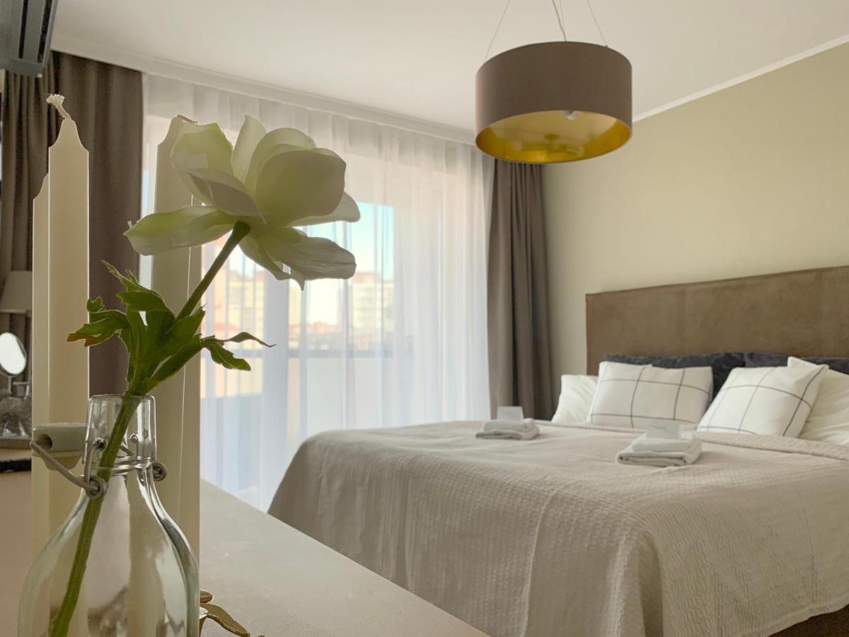Central Point By Zoom Apartments บราติสลาวา ภายนอก รูปภาพ