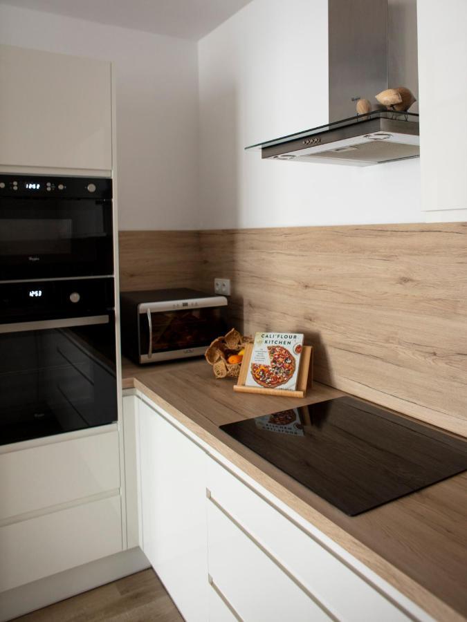 Central Point By Zoom Apartments บราติสลาวา ภายนอก รูปภาพ